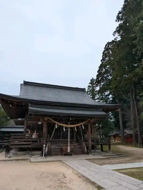 出石神社の{uncategorized: "未分類", other: "その他", undefined: "問題あり", building: "その他建物", grave: "お墓", sacred_gate: "鳥居", guardian: "狛犬", statue: "像", buddha: "仏像", history: "歴史", nature: "自然", garden: "庭園", animal: "動物", pagoda: "塔", temizu: "手水舎", mountain_gate: "山門・神門", sanctuary: "本殿・本堂", subordinate: "末社・摂社", art: "芸術", scenery: "景色", jizo: "地蔵", ema: "絵馬", goshuin: "御朱印", omikuji: "おみくじ", items: "授与品その他", amulet: "お守り", goshuincho: "御朱印帳", eats: "食事", festival: "お祭り", votive_dance: "神楽", shichigosan: "七五三参", wedding: "結婚式", experience: "体験その他", initially: "初詣", around: "周辺", anti_infection: "感染症対策"}