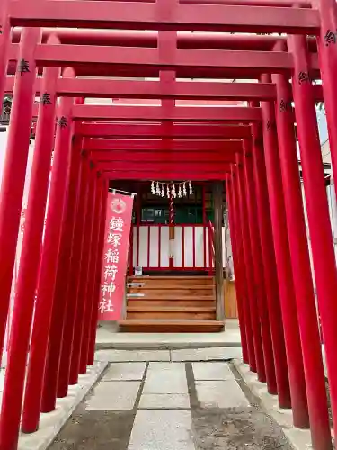 鐘塚稲荷神社の{uncategorized: "未分類", other: "その他", undefined: "問題あり", building: "その他建物", grave: "お墓", sacred_gate: "鳥居", guardian: "狛犬", statue: "像", buddha: "仏像", history: "歴史", nature: "自然", garden: "庭園", animal: "動物", pagoda: "塔", temizu: "手水舎", mountain_gate: "山門・神門", sanctuary: "本殿・本堂", subordinate: "末社・摂社", art: "芸術", scenery: "景色", jizo: "地蔵", ema: "絵馬", goshuin: "御朱印", omikuji: "おみくじ", items: "授与品その他", amulet: "お守り", goshuincho: "御朱印帳", eats: "食事", festival: "お祭り", votive_dance: "神楽", shichigosan: "七五三参", wedding: "結婚式", experience: "体験その他", initially: "初詣", around: "周辺", anti_infection: "感染症対策"}