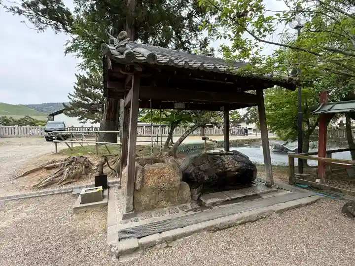 氷室神社の{uncategorized: "未分類", other: "その他", undefined: "問題あり", building: "その他建物", grave: "お墓", sacred_gate: "鳥居", guardian: "狛犬", statue: "像", buddha: "仏像", history: "歴史", nature: "自然", garden: "庭園", animal: "動物", pagoda: "塔", temizu: "手水舎", mountain_gate: "山門・神門", sanctuary: "本殿・本堂", subordinate: "末社・摂社", art: "芸術", scenery: "景色", jizo: "地蔵", ema: "絵馬", goshuin: "御朱印", omikuji: "おみくじ", items: "授与品その他", amulet: "お守り", goshuincho: "御朱印帳", eats: "食事", festival: "お祭り", votive_dance: "神楽", shichigosan: "七五三参", wedding: "結婚式", experience: "体験その他", initially: "初詣", around: "周辺", anti_infection: "感染症対策"}