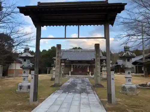 宇閇神社の山門