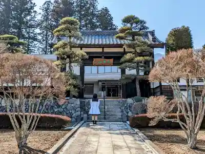 信盛寺の山門・神門