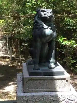 川上山若宮八幡宮の狛犬