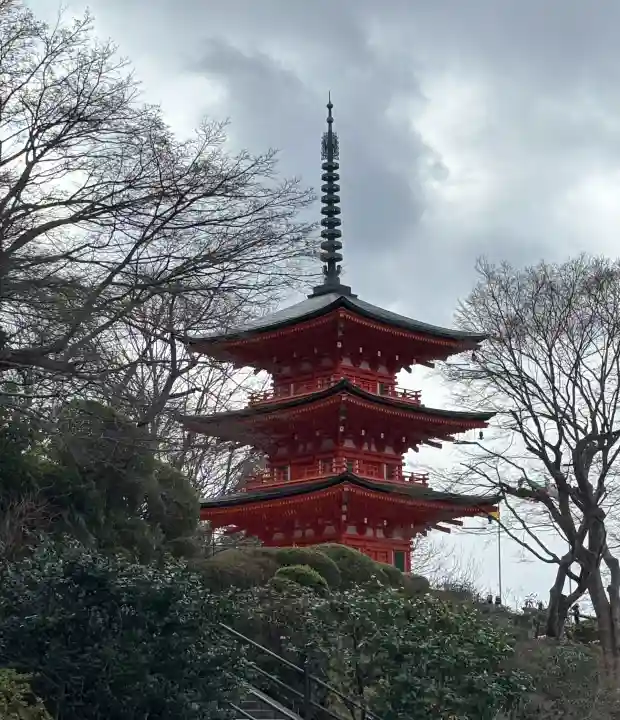 岡寺(龍蓋寺)の{uncategorized: "未分類", other: "その他", undefined: "問題あり", building: "その他建物", grave: "お墓", sacred_gate: "鳥居", guardian: "狛犬", statue: "像", buddha: "仏像", history: "歴史", nature: "自然", garden: "庭園", animal: "動物", pagoda: "塔", temizu: "手水舎", mountain_gate: "山門・神門", sanctuary: "本殿・本堂", subordinate: "末社・摂社", art: "芸術", scenery: "景色", jizo: "地蔵", ema: "絵馬", goshuin: "御朱印", omikuji: "おみくじ", items: "授与品その他", amulet: "お守り", goshuincho: "御朱印帳", eats: "食事", festival: "お祭り", votive_dance: "神楽", shichigosan: "七五三参", wedding: "結婚式", experience: "体験その他", initially: "初詣", around: "周辺", anti_infection: "感染症対策"}