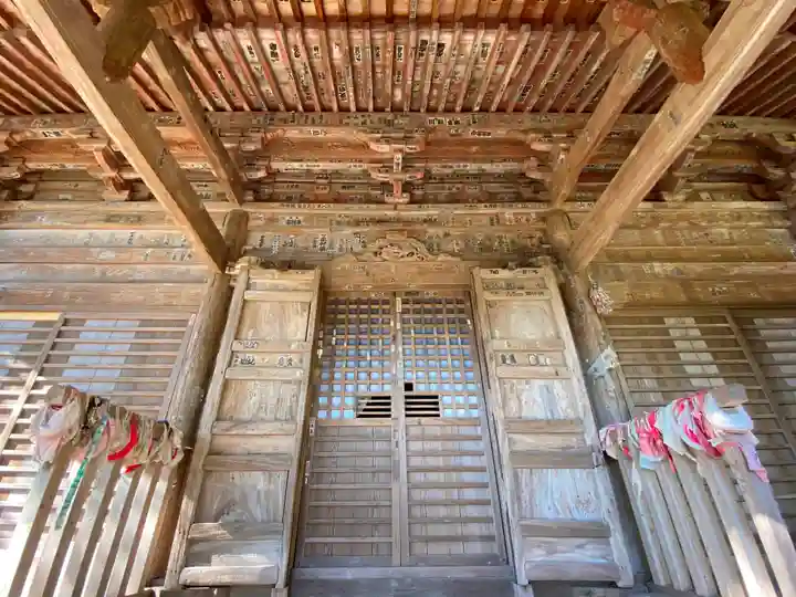 岩殿寺の本殿・本堂