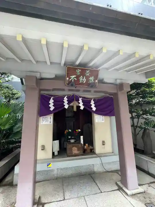 宮益御嶽神社の末社・摂社