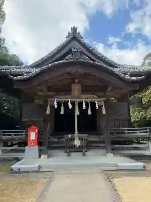 鏡神社の{uncategorized: "未分類", other: "その他", undefined: "問題あり", building: "その他建物", grave: "お墓", sacred_gate: "鳥居", guardian: "狛犬", statue: "像", buddha: "仏像", history: "歴史", nature: "自然", garden: "庭園", animal: "動物", pagoda: "塔", temizu: "手水舎", mountain_gate: "山門・神門", sanctuary: "本殿・本堂", subordinate: "末社・摂社", art: "芸術", scenery: "景色", jizo: "地蔵", ema: "絵馬", goshuin: "御朱印", omikuji: "おみくじ", items: "授与品その他", amulet: "お守り", goshuincho: "御朱印帳", eats: "食事", festival: "お祭り", votive_dance: "神楽", shichigosan: "七五三参", wedding: "結婚式", experience: "体験その他", initially: "初詣", around: "周辺", anti_infection: "感染症対策"}