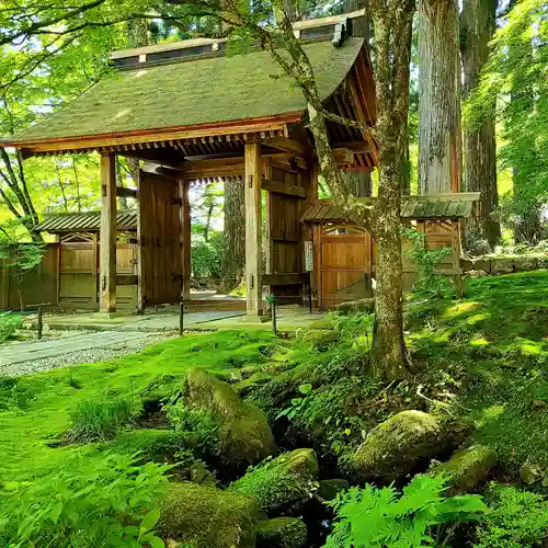 宝積山光前寺の庭園