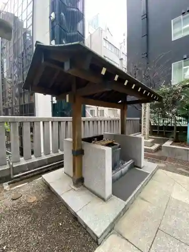 宮益御嶽神社の{uncategorized: "未分類", other: "その他", undefined: "問題あり", building: "その他建物", grave: "お墓", sacred_gate: "鳥居", guardian: "狛犬", statue: "像", buddha: "仏像", history: "歴史", nature: "自然", garden: "庭園", animal: "動物", pagoda: "塔", temizu: "手水舎", mountain_gate: "山門・神門", sanctuary: "本殿・本堂", subordinate: "末社・摂社", art: "芸術", scenery: "景色", jizo: "地蔵", ema: "絵馬", goshuin: "御朱印", omikuji: "おみくじ", items: "授与品その他", amulet: "お守り", goshuincho: "御朱印帳", eats: "食事", festival: "お祭り", votive_dance: "神楽", shichigosan: "七五三参", wedding: "結婚式", experience: "体験その他", initially: "初詣", around: "周辺", anti_infection: "感染症対策"}