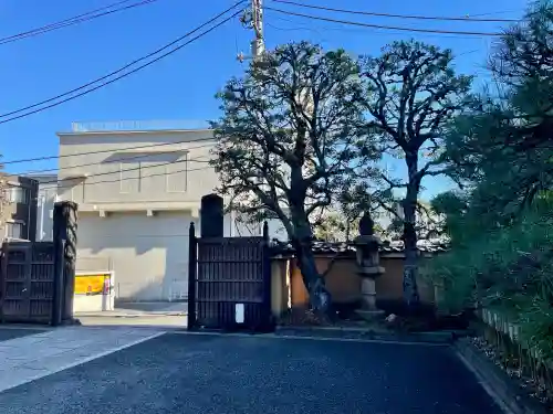 法身寺の{uncategorized: "未分類", other: "その他", undefined: "問題あり", building: "その他建物", grave: "お墓", sacred_gate: "鳥居", guardian: "狛犬", statue: "像", buddha: "仏像", history: "歴史", nature: "自然", garden: "庭園", animal: "動物", pagoda: "塔", temizu: "手水舎", mountain_gate: "山門・神門", sanctuary: "本殿・本堂", subordinate: "末社・摂社", art: "芸術", scenery: "景色", jizo: "地蔵", ema: "絵馬", goshuin: "御朱印", omikuji: "おみくじ", items: "授与品その他", amulet: "お守り", goshuincho: "御朱印帳", eats: "食事", festival: "お祭り", votive_dance: "神楽", shichigosan: "七五三参", wedding: "結婚式", experience: "体験その他", initially: "初詣", around: "周辺", anti_infection: "感染症対策"}