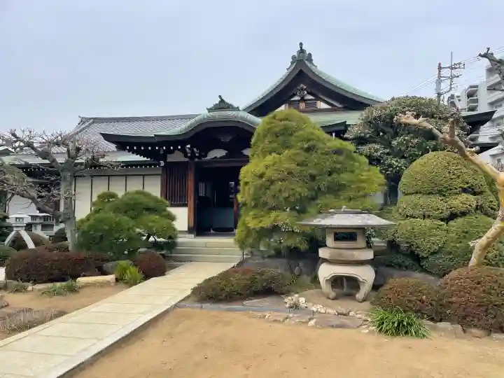 観音寺の{uncategorized: "未分類", other: "その他", undefined: "問題あり", building: "その他建物", grave: "お墓", sacred_gate: "鳥居", guardian: "狛犬", statue: "像", buddha: "仏像", history: "歴史", nature: "自然", garden: "庭園", animal: "動物", pagoda: "塔", temizu: "手水舎", mountain_gate: "山門・神門", sanctuary: "本殿・本堂", subordinate: "末社・摂社", art: "芸術", scenery: "景色", jizo: "地蔵", ema: "絵馬", goshuin: "御朱印", omikuji: "おみくじ", items: "授与品その他", amulet: "お守り", goshuincho: "御朱印帳", eats: "食事", festival: "お祭り", votive_dance: "神楽", shichigosan: "七五三参", wedding: "結婚式", experience: "体験その他", initially: "初詣", around: "周辺", anti_infection: "感染症対策"}