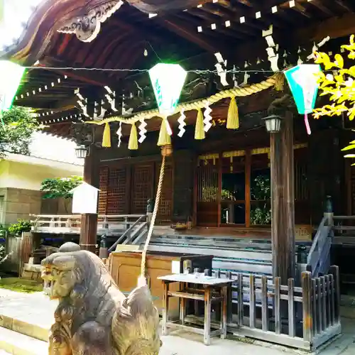 白山神社の本殿