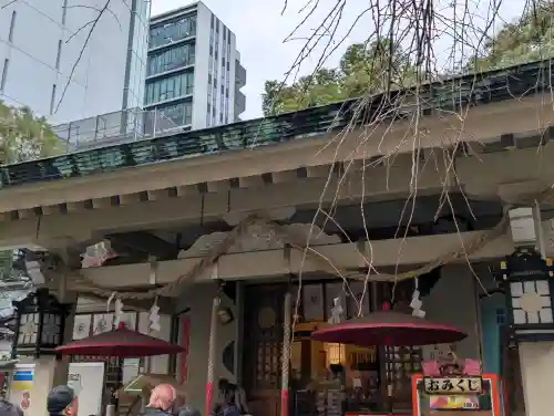 露天神社（お初天神）の{uncategorized: "未分類", other: "その他", undefined: "問題あり", building: "その他建物", grave: "お墓", sacred_gate: "鳥居", guardian: "狛犬", statue: "像", buddha: "仏像", history: "歴史", nature: "自然", garden: "庭園", animal: "動物", pagoda: "塔", temizu: "手水舎", mountain_gate: "山門・神門", sanctuary: "本殿・本堂", subordinate: "末社・摂社", art: "芸術", scenery: "景色", jizo: "地蔵", ema: "絵馬", goshuin: "御朱印", omikuji: "おみくじ", items: "授与品その他", amulet: "お守り", goshuincho: "御朱印帳", eats: "食事", festival: "お祭り", votive_dance: "神楽", shichigosan: "七五三参", wedding: "結婚式", experience: "体験その他", initially: "初詣", around: "周辺", anti_infection: "感染症対策"}