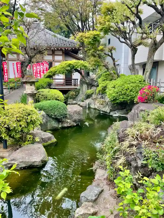 東光寺別院桜ヶ池不動院の{uncategorized: "未分類", other: "その他", undefined: "問題あり", building: "その他建物", grave: "お墓", sacred_gate: "鳥居", guardian: "狛犬", statue: "像", buddha: "仏像", history: "歴史", nature: "自然", garden: "庭園", animal: "動物", pagoda: "塔", temizu: "手水舎", mountain_gate: "山門・神門", sanctuary: "本殿・本堂", subordinate: "末社・摂社", art: "芸術", scenery: "景色", jizo: "地蔵", ema: "絵馬", goshuin: "御朱印", omikuji: "おみくじ", items: "授与品その他", amulet: "お守り", goshuincho: "御朱印帳", eats: "食事", festival: "お祭り", votive_dance: "神楽", shichigosan: "七五三参", wedding: "結婚式", experience: "体験その他", initially: "初詣", around: "周辺", anti_infection: "感染症対策"}