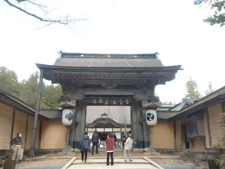 高野山金剛峯寺の山門・神門