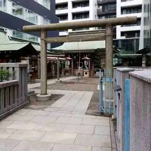 宮益御嶽神社の鳥居