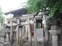 被官稲荷神社の鳥居