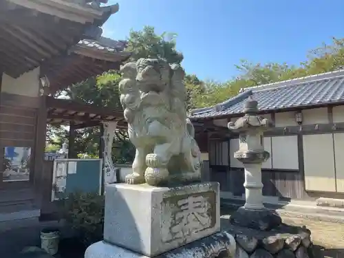 楠村神社の狛犬