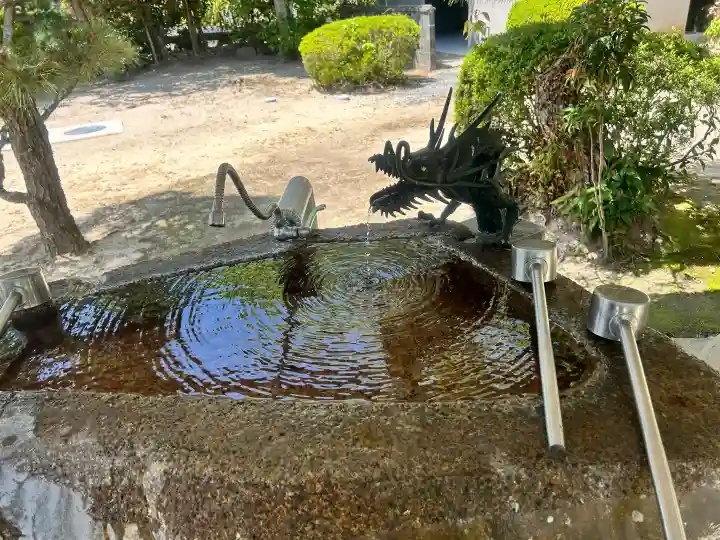 玉祖神社の{uncategorized: "未分類", other: "その他", undefined: "問題あり", building: "その他建物", grave: "お墓", sacred_gate: "鳥居", guardian: "狛犬", statue: "像", buddha: "仏像", history: "歴史", nature: "自然", garden: "庭園", animal: "動物", pagoda: "塔", temizu: "手水舎", mountain_gate: "山門・神門", sanctuary: "本殿・本堂", subordinate: "末社・摂社", art: "芸術", scenery: "景色", jizo: "地蔵", ema: "絵馬", goshuin: "御朱印", omikuji: "おみくじ", items: "授与品その他", amulet: "お守り", goshuincho: "御朱印帳", eats: "食事", festival: "お祭り", votive_dance: "神楽", shichigosan: "七五三参", wedding: "結婚式", experience: "体験その他", initially: "初詣", around: "周辺", anti_infection: "感染症対策"}