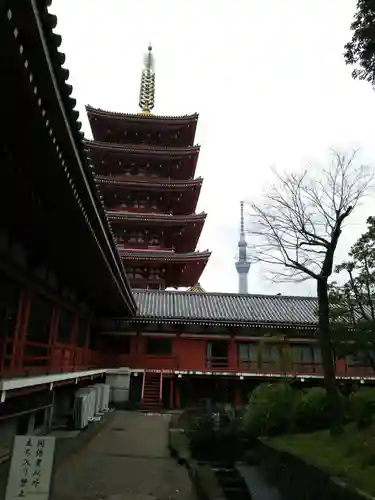 浅草寺の塔