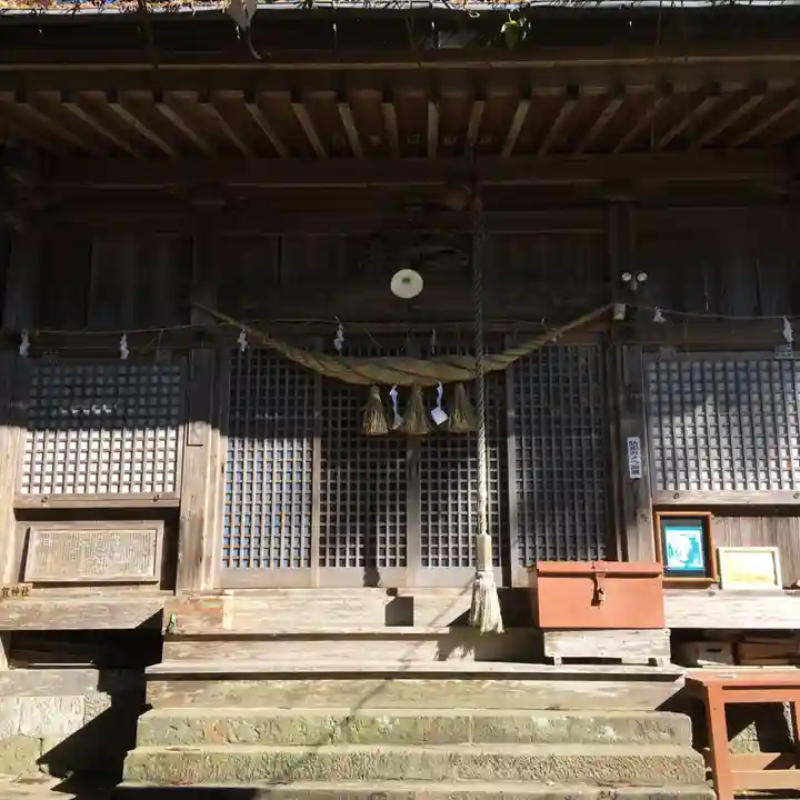 鉾納社の本殿・本堂