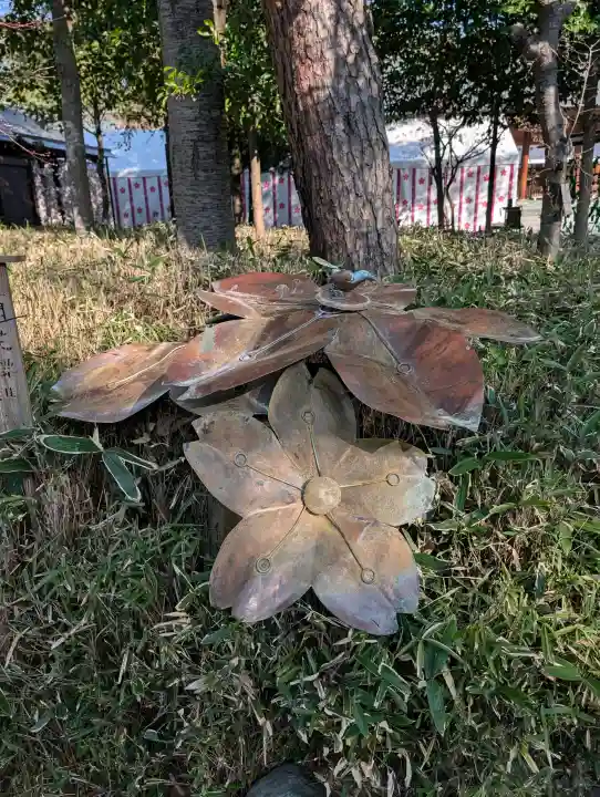 櫻木神社の{uncategorized: "未分類", other: "その他", undefined: "問題あり", building: "その他建物", grave: "お墓", sacred_gate: "鳥居", guardian: "狛犬", statue: "像", buddha: "仏像", history: "歴史", nature: "自然", garden: "庭園", animal: "動物", pagoda: "塔", temizu: "手水舎", mountain_gate: "山門・神門", sanctuary: "本殿・本堂", subordinate: "末社・摂社", art: "芸術", scenery: "景色", jizo: "地蔵", ema: "絵馬", goshuin: "御朱印", omikuji: "おみくじ", items: "授与品その他", amulet: "お守り", goshuincho: "御朱印帳", eats: "食事", festival: "お祭り", votive_dance: "神楽", shichigosan: "七五三参", wedding: "結婚式", experience: "体験その他", initially: "初詣", around: "周辺", anti_infection: "感染症対策"}