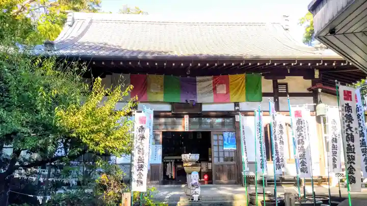 弥勒寺の本殿・本堂