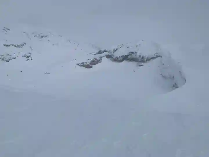 刈田嶺神社(奥宮)の{uncategorized: "未分類", other: "その他", undefined: "問題あり", building: "その他建物", grave: "お墓", sacred_gate: "鳥居", guardian: "狛犬", statue: "像", buddha: "仏像", history: "歴史", nature: "自然", garden: "庭園", animal: "動物", pagoda: "塔", temizu: "手水舎", mountain_gate: "山門・神門", sanctuary: "本殿・本堂", subordinate: "末社・摂社", art: "芸術", scenery: "景色", jizo: "地蔵", ema: "絵馬", goshuin: "御朱印", omikuji: "おみくじ", items: "授与品その他", amulet: "お守り", goshuincho: "御朱印帳", eats: "食事", festival: "お祭り", votive_dance: "神楽", shichigosan: "七五三参", wedding: "結婚式", experience: "体験その他", initially: "初詣", around: "周辺", anti_infection: "感染症対策"}
