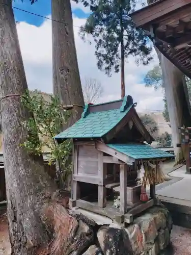 國津神社の{uncategorized: "未分類", other: "その他", undefined: "問題あり", building: "その他建物", grave: "お墓", sacred_gate: "鳥居", guardian: "狛犬", statue: "像", buddha: "仏像", history: "歴史", nature: "自然", garden: "庭園", animal: "動物", pagoda: "塔", temizu: "手水舎", mountain_gate: "山門・神門", sanctuary: "本殿・本堂", subordinate: "末社・摂社", art: "芸術", scenery: "景色", jizo: "地蔵", ema: "絵馬", goshuin: "御朱印", omikuji: "おみくじ", items: "授与品その他", amulet: "お守り", goshuincho: "御朱印帳", eats: "食事", festival: "お祭り", votive_dance: "神楽", shichigosan: "七五三参", wedding: "結婚式", experience: "体験その他", initially: "初詣", around: "周辺", anti_infection: "感染症対策"}