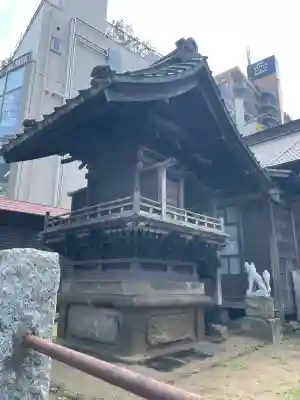 稲荷神社の{uncategorized: "未分類", other: "その他", undefined: "問題あり", building: "その他建物", grave: "お墓", sacred_gate: "鳥居", guardian: "狛犬", statue: "像", buddha: "仏像", history: "歴史", nature: "自然", garden: "庭園", animal: "動物", pagoda: "塔", temizu: "手水舎", mountain_gate: "山門・神門", sanctuary: "本殿・本堂", subordinate: "末社・摂社", art: "芸術", scenery: "景色", jizo: "地蔵", ema: "絵馬", goshuin: "御朱印", omikuji: "おみくじ", items: "授与品その他", amulet: "お守り", goshuincho: "御朱印帳", eats: "食事", festival: "お祭り", votive_dance: "神楽", shichigosan: "七五三参", wedding: "結婚式", experience: "体験その他", initially: "初詣", around: "周辺", anti_infection: "感染症対策"}
