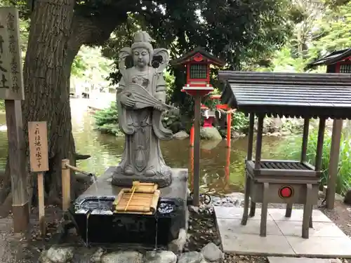 平塚八幡宮の像