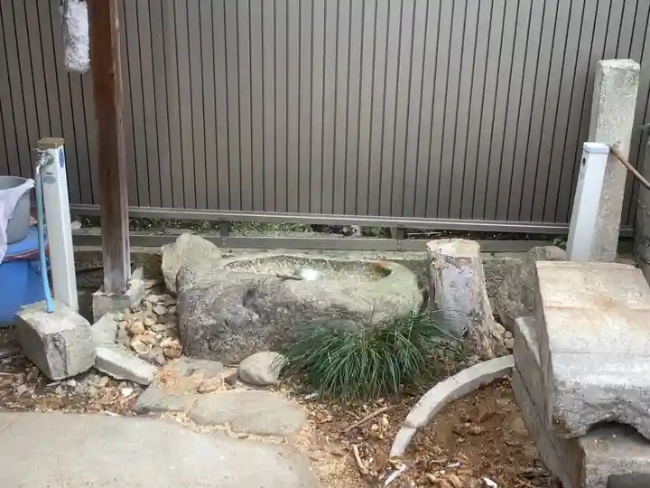 首塚社の手水舎