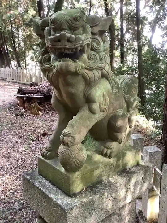 諸大明神社の狛犬