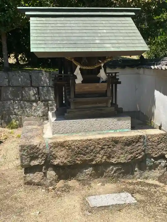 真止戸山神社の{uncategorized: "未分類", other: "その他", undefined: "問題あり", building: "その他建物", grave: "お墓", sacred_gate: "鳥居", guardian: "狛犬", statue: "像", buddha: "仏像", history: "歴史", nature: "自然", garden: "庭園", animal: "動物", pagoda: "塔", temizu: "手水舎", mountain_gate: "山門・神門", sanctuary: "本殿・本堂", subordinate: "末社・摂社", art: "芸術", scenery: "景色", jizo: "地蔵", ema: "絵馬", goshuin: "御朱印", omikuji: "おみくじ", items: "授与品その他", amulet: "お守り", goshuincho: "御朱印帳", eats: "食事", festival: "お祭り", votive_dance: "神楽", shichigosan: "七五三参", wedding: "結婚式", experience: "体験その他", initially: "初詣", around: "周辺", anti_infection: "感染症対策"}