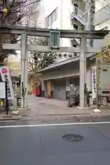 銀杏岡八幡神社の鳥居