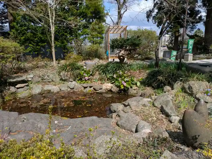 船魂神社の{uncategorized: "未分類", other: "その他", undefined: "問題あり", building: "その他建物", grave: "お墓", sacred_gate: "鳥居", guardian: "狛犬", statue: "像", buddha: "仏像", history: "歴史", nature: "自然", garden: "庭園", animal: "動物", pagoda: "塔", temizu: "手水舎", mountain_gate: "山門・神門", sanctuary: "本殿・本堂", subordinate: "末社・摂社", art: "芸術", scenery: "景色", jizo: "地蔵", ema: "絵馬", goshuin: "御朱印", omikuji: "おみくじ", items: "授与品その他", amulet: "お守り", goshuincho: "御朱印帳", eats: "食事", festival: "お祭り", votive_dance: "神楽", shichigosan: "七五三参", wedding: "結婚式", experience: "体験その他", initially: "初詣", around: "周辺", anti_infection: "感染症対策"}