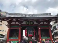 浅草寺の山門