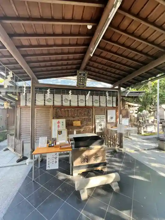 荒木神社の{uncategorized: "未分類", other: "その他", undefined: "問題あり", building: "その他建物", grave: "お墓", sacred_gate: "鳥居", guardian: "狛犬", statue: "像", buddha: "仏像", history: "歴史", nature: "自然", garden: "庭園", animal: "動物", pagoda: "塔", temizu: "手水舎", mountain_gate: "山門・神門", sanctuary: "本殿・本堂", subordinate: "末社・摂社", art: "芸術", scenery: "景色", jizo: "地蔵", ema: "絵馬", goshuin: "御朱印", omikuji: "おみくじ", items: "授与品その他", amulet: "お守り", goshuincho: "御朱印帳", eats: "食事", festival: "お祭り", votive_dance: "神楽", shichigosan: "七五三参", wedding: "結婚式", experience: "体験その他", initially: "初詣", around: "周辺", anti_infection: "感染症対策"}