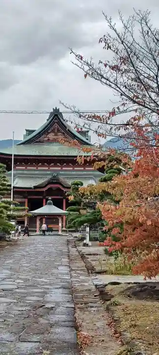 甲斐善光寺の本殿・本堂