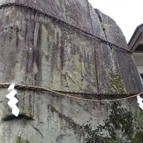 三ツ石神社の自然