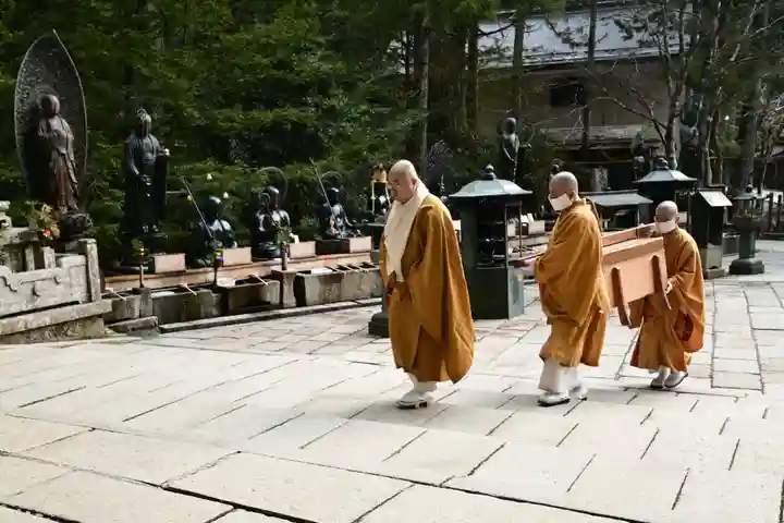 高野山金剛峯寺奥の院(和歌山県)