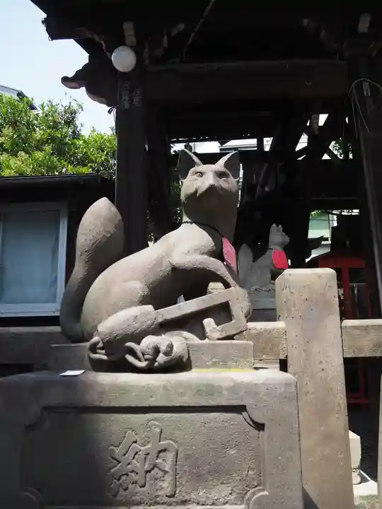 被官稲荷神社の狛犬