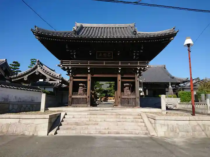 常楽寺の山門・神門