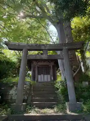 津守稲荷神社の{uncategorized: "未分類", other: "その他", undefined: "問題あり", building: "その他建物", grave: "お墓", sacred_gate: "鳥居", guardian: "狛犬", statue: "像", buddha: "仏像", history: "歴史", nature: "自然", garden: "庭園", animal: "動物", pagoda: "塔", temizu: "手水舎", mountain_gate: "山門・神門", sanctuary: "本殿・本堂", subordinate: "末社・摂社", art: "芸術", scenery: "景色", jizo: "地蔵", ema: "絵馬", goshuin: "御朱印", omikuji: "おみくじ", items: "授与品その他", amulet: "お守り", goshuincho: "御朱印帳", eats: "食事", festival: "お祭り", votive_dance: "神楽", shichigosan: "七五三参", wedding: "結婚式", experience: "体験その他", initially: "初詣", around: "周辺", anti_infection: "感染症対策"}