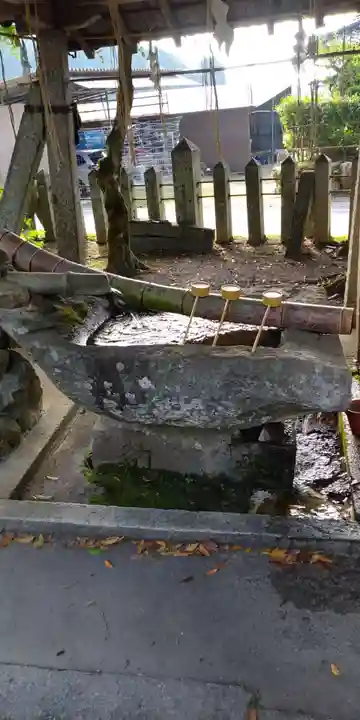 還来神社の手水舎