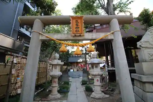 高円寺氷川神社の鳥居