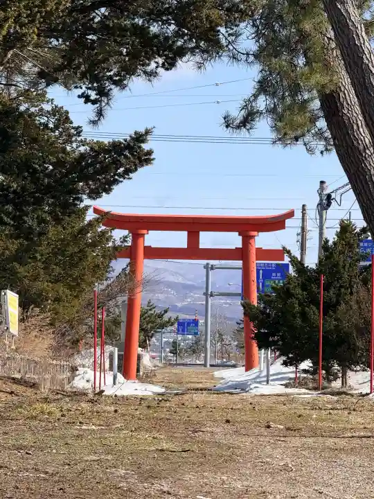 市渡稲荷神社・川濯神社の{uncategorized: "未分類", other: "その他", undefined: "問題あり", building: "その他建物", grave: "お墓", sacred_gate: "鳥居", guardian: "狛犬", statue: "像", buddha: "仏像", history: "歴史", nature: "自然", garden: "庭園", animal: "動物", pagoda: "塔", temizu: "手水舎", mountain_gate: "山門・神門", sanctuary: "本殿・本堂", subordinate: "末社・摂社", art: "芸術", scenery: "景色", jizo: "地蔵", ema: "絵馬", goshuin: "御朱印", omikuji: "おみくじ", items: "授与品その他", amulet: "お守り", goshuincho: "御朱印帳", eats: "食事", festival: "お祭り", votive_dance: "神楽", shichigosan: "七五三参", wedding: "結婚式", experience: "体験その他", initially: "初詣", around: "周辺", anti_infection: "感染症対策"}
