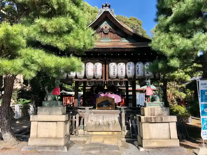 満足稲荷神社の本殿・本堂