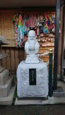 豊受稲荷本宮の像