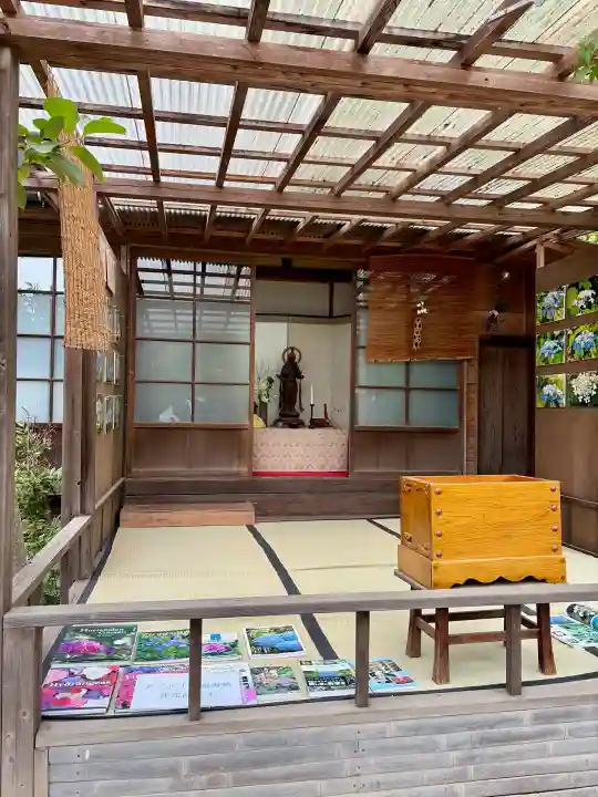円覚寺の{uncategorized: "未分類", other: "その他", undefined: "問題あり", building: "その他建物", grave: "お墓", sacred_gate: "鳥居", guardian: "狛犬", statue: "像", buddha: "仏像", history: "歴史", nature: "自然", garden: "庭園", animal: "動物", pagoda: "塔", temizu: "手水舎", mountain_gate: "山門・神門", sanctuary: "本殿・本堂", subordinate: "末社・摂社", art: "芸術", scenery: "景色", jizo: "地蔵", ema: "絵馬", goshuin: "御朱印", omikuji: "おみくじ", items: "授与品その他", amulet: "お守り", goshuincho: "御朱印帳", eats: "食事", festival: "お祭り", votive_dance: "神楽", shichigosan: "七五三参", wedding: "結婚式", experience: "体験その他", initially: "初詣", around: "周辺", anti_infection: "感染症対策"}
