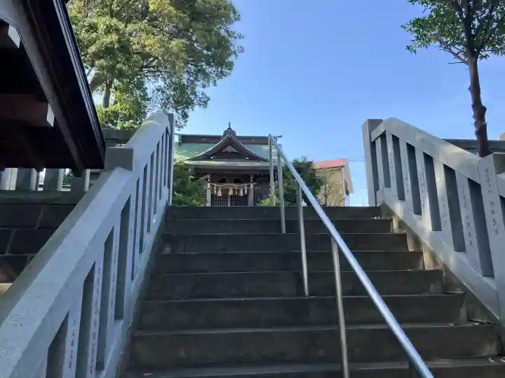 熊野神社の{uncategorized: "未分類", other: "その他", undefined: "問題あり", building: "その他建物", grave: "お墓", sacred_gate: "鳥居", guardian: "狛犬", statue: "像", buddha: "仏像", history: "歴史", nature: "自然", garden: "庭園", animal: "動物", pagoda: "塔", temizu: "手水舎", mountain_gate: "山門・神門", sanctuary: "本殿・本堂", subordinate: "末社・摂社", art: "芸術", scenery: "景色", jizo: "地蔵", ema: "絵馬", goshuin: "御朱印", omikuji: "おみくじ", items: "授与品その他", amulet: "お守り", goshuincho: "御朱印帳", eats: "食事", festival: "お祭り", votive_dance: "神楽", shichigosan: "七五三参", wedding: "結婚式", experience: "体験その他", initially: "初詣", around: "周辺", anti_infection: "感染症対策"}
